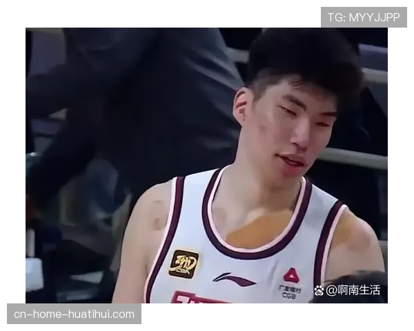 浙江余嘉豪篮板控制力尚可 但防守端移动数据暴露换防短板